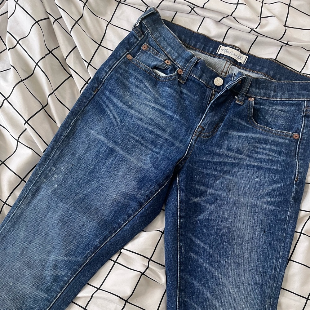 Madewell Slim Boy Jean Size 24, really cute relaxed fit, mid-rise.